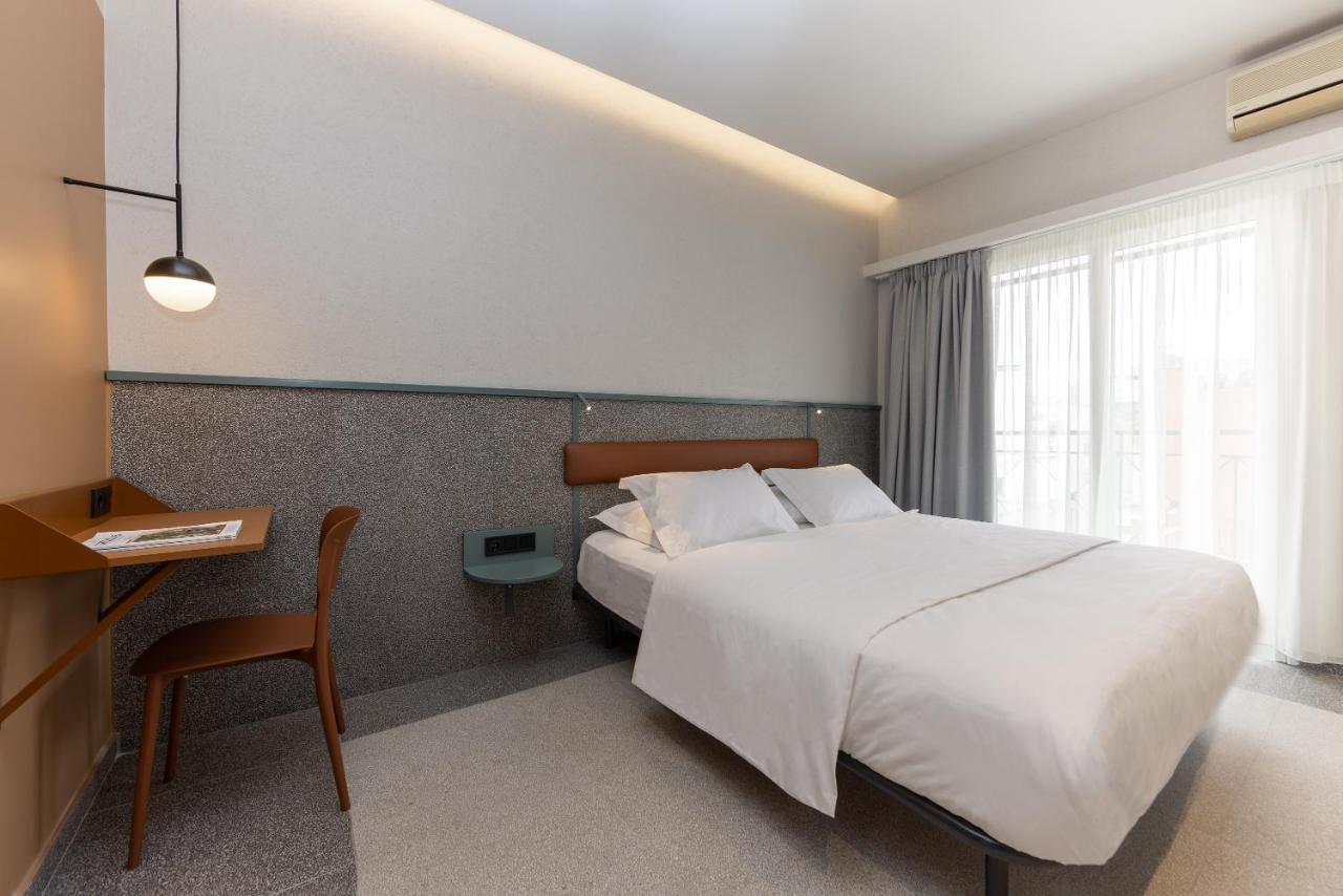 Evripides Otel 2*