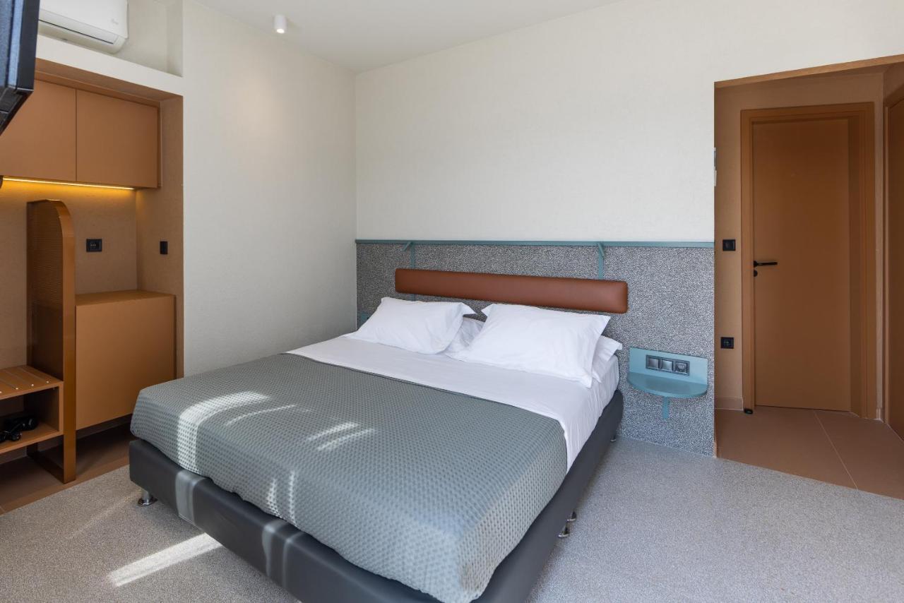 Evripides Otel
